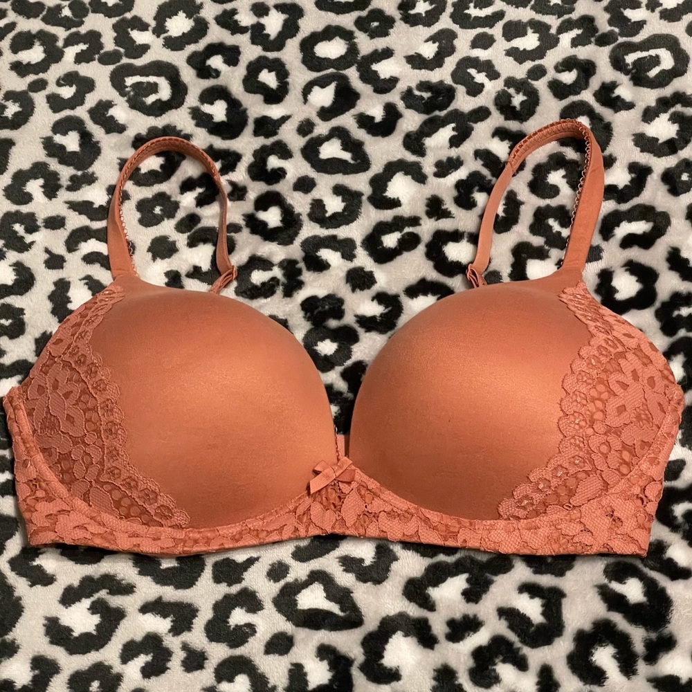Body By Victoria No Wire / Wireless Bra 34DD 🧡